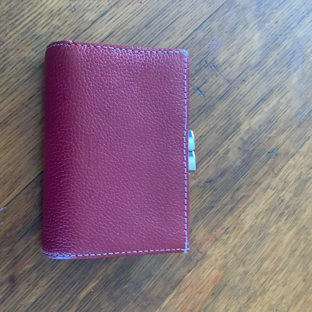 Red wallet - Picture 2 of 10